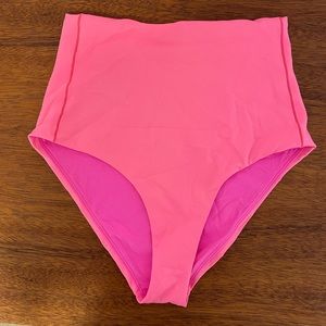 Left on Friday high rise bottoms size small